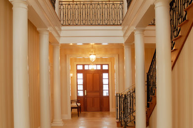 Example of a classic entryway design in Boston
