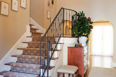Example of a classic entryway design in Jacksonville