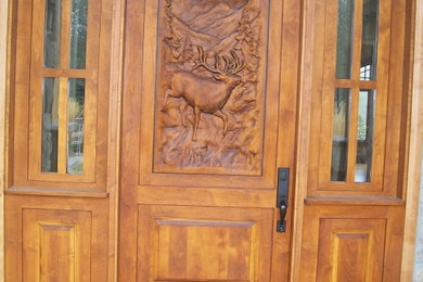 Example of a mountain style entryway design in Seattle