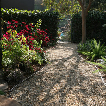Gravel path to the pool