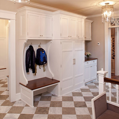 Inspiration for a timeless mudroom remodel in Minneapolis