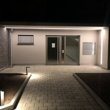 Hauseingangsbereich mit LED Beleuchtung