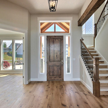 L-Shaped Home : Front Entry