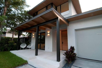 Entryway - modern entryway idea in Tampa