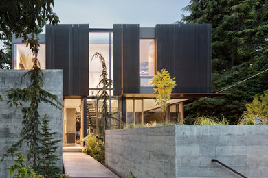 Entryway - contemporary entryway idea in Seattle