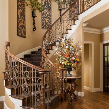 Mediterranean-style Family Home: Entry