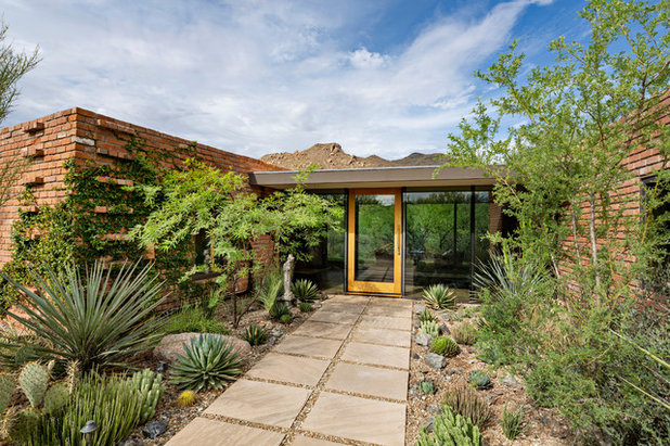 Midcentury Entry by Greey Pickett