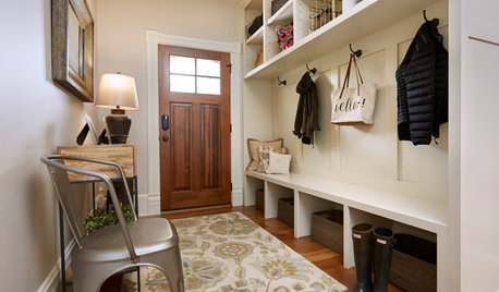 New This Week: 3 Refreshing Entryways That Deal With Clutter