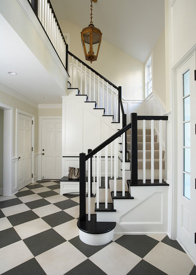 Traditional Entrance by COOK ARCHITECTURAL Design Studio