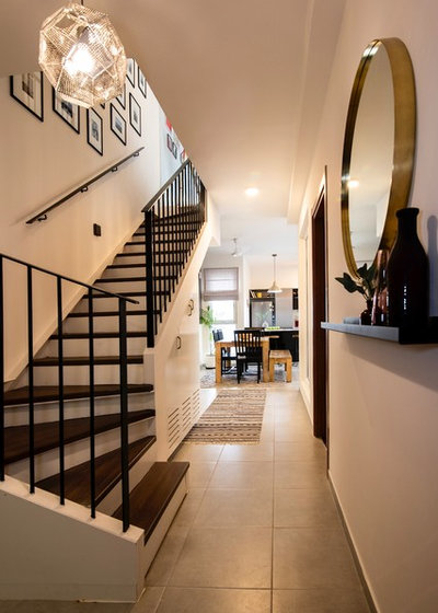 Modern Entry by Weespaces