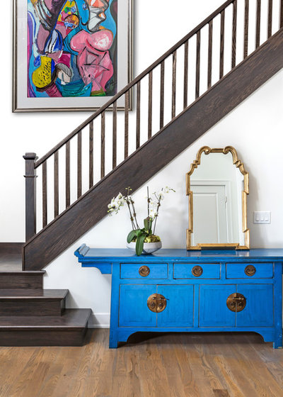 Transitional Entry by Karen Kempf Interiors