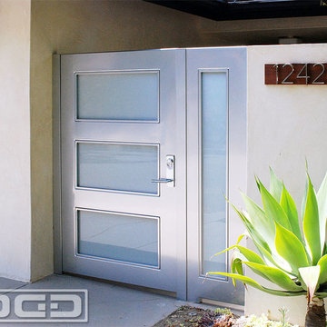 Modern Steel & Glass Entry Gates With White Laminate Glass & Metallic Finish