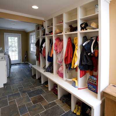 Trendy mudroom photo in Cincinnati with beige walls