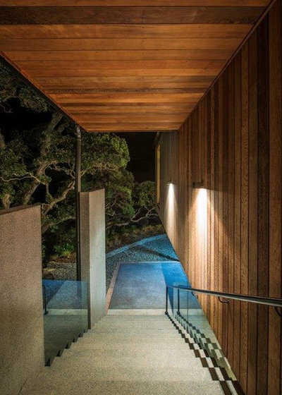 Contemporary Entry by O'Neil Architecture