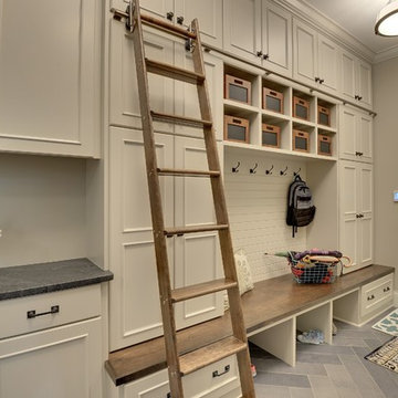 Mudroom – 2015 Artisan Home Tour – Black Oaks