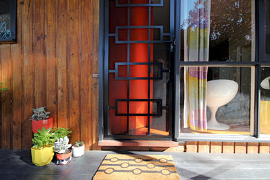 メルボルンにあるおしゃれな玄関の写真