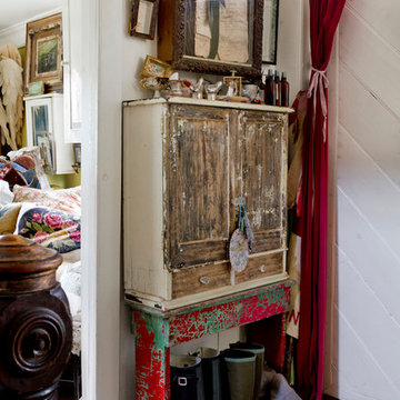 My Houzz: Layers of Patina and an Artist’s Touch in a New York Colonial
