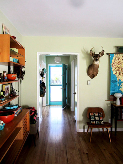 Eclectic Entry My Houzz: Thrifty Flourishes Give a ’50s Home Retro Appeal