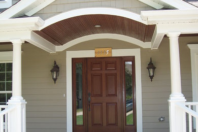 This is an example of a traditional entrance in Chicago.