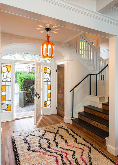 American Traditional Entry by Aline Architecture inc.