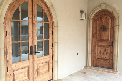 Elegant entryway photo in Austin