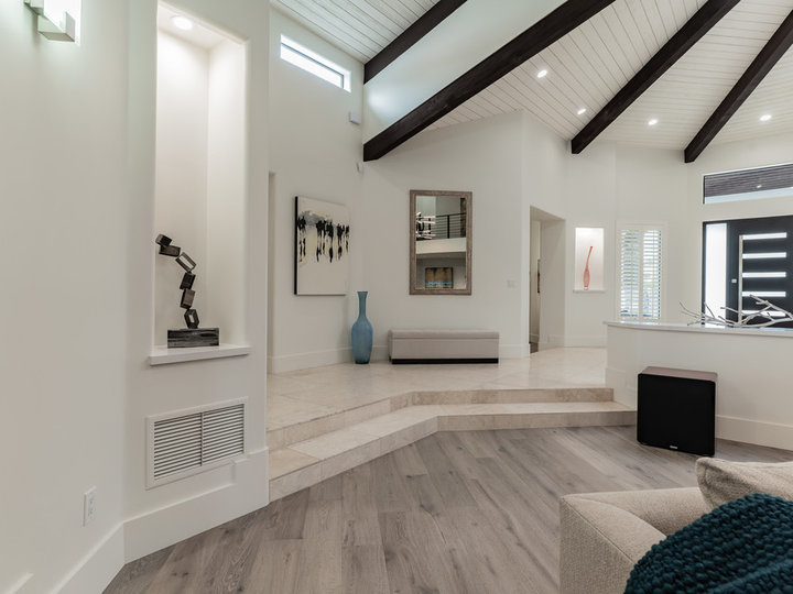 Mudroom - Front Door