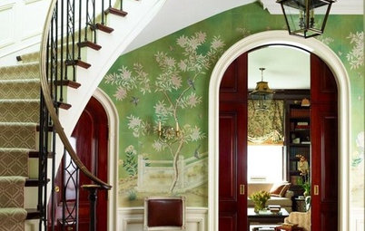 8 Elegant Ideas for a Stairway Wall