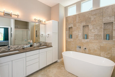 ウィチタにあるトランジショナルスタイルのおしゃれな浴室の写真