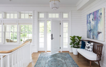 Houzz Editor Offers Styling Tips for a Beautiful Entryway