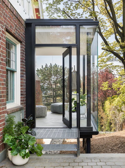 Transitional Entrance by DeForest Architects