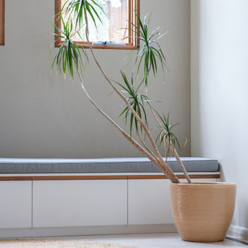 Joinery seating area with pull-out drawers