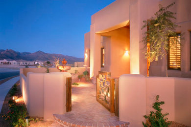 Example of a mountain style entryway design in Phoenix