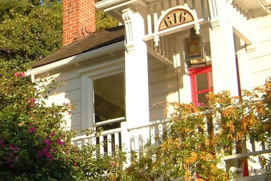 Entryway - traditional entryway idea in San Francisco