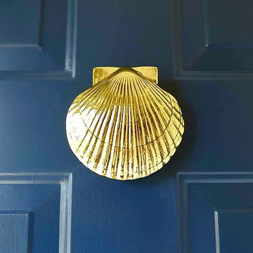 Scallop Door Knocker, Brass - MH1071