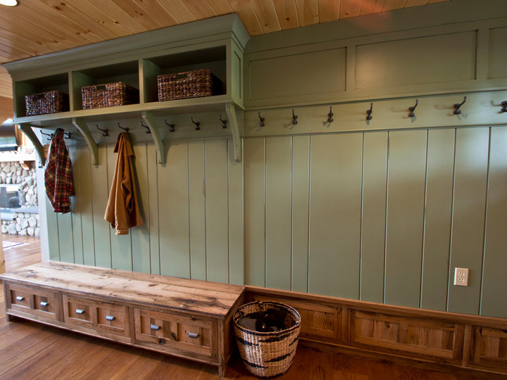 Hall Mudroom