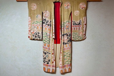 Showcasing antique kimono