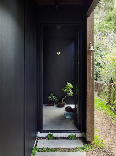 Contemporary Entry by Kieron Gait Architects