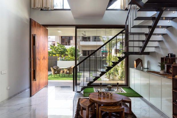 Contemporary Entry by Garg Architects