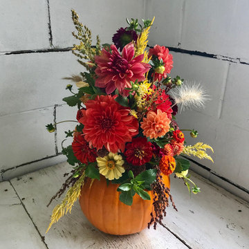 Slow Flowers October 2019 Inspiration: Seasonal Decor with Pumpkins & Gourds