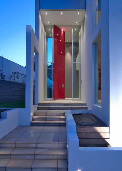 Contemporary Entry by Sang Architects