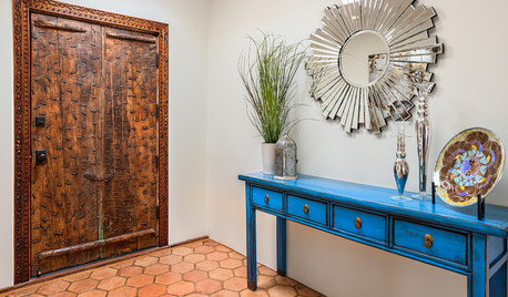 6 Ways to Conjure up an Entryway When There Isn't One