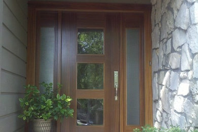 Photo of a contemporary entrance in Austin.