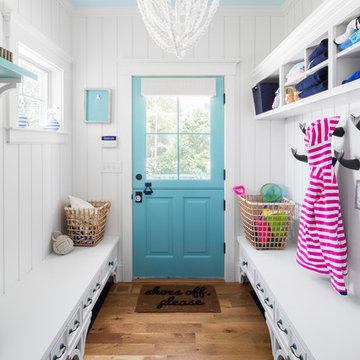 Summer House In Blue Custom Home - Mudroom