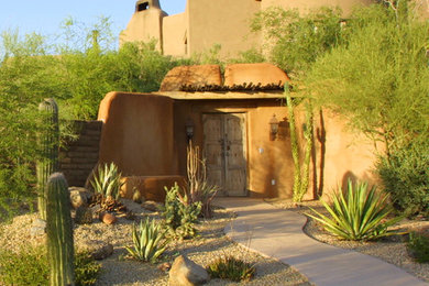 Example of a mountain style entryway design in Phoenix