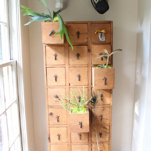 Bild på en shabby chic-inspirerad entré