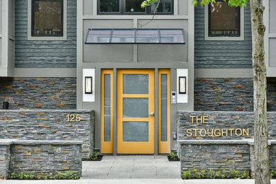 Example of a trendy entryway design in Boston