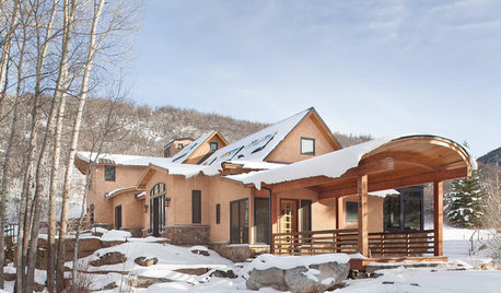 Field Trip: The Beauty of Straw-Bale Homes