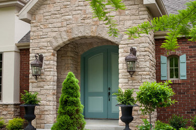Entryway - traditional entryway idea in St Louis