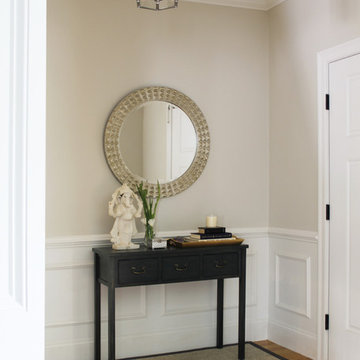Traditional and Elegant Entryway