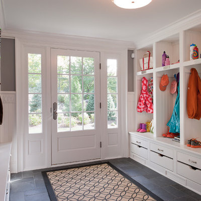 Inspiration for a timeless mudroom remodel in New York